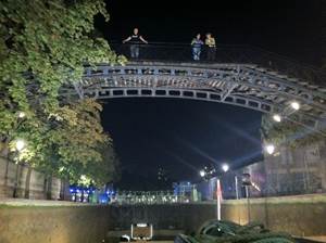 Croisière dîner sur le canal saint Martin