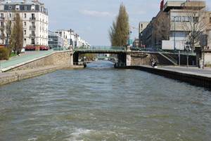 Croisière sur le canal de l'Ourcq avec franchissement de l'écluse de Flandre