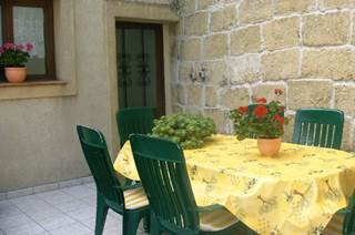 Appartement pouvant accueillir 4 personnes situé au cœur du village du Cailar dans le Gard - Occitanie